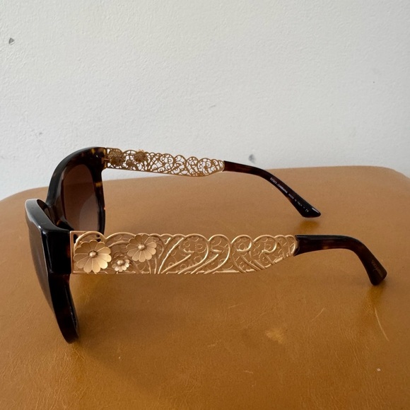 Dolce & Gabbana Cat-Eye Gradient Brown Sunglasses With Golden Filigree‎ Arms - Picture 11 of 16